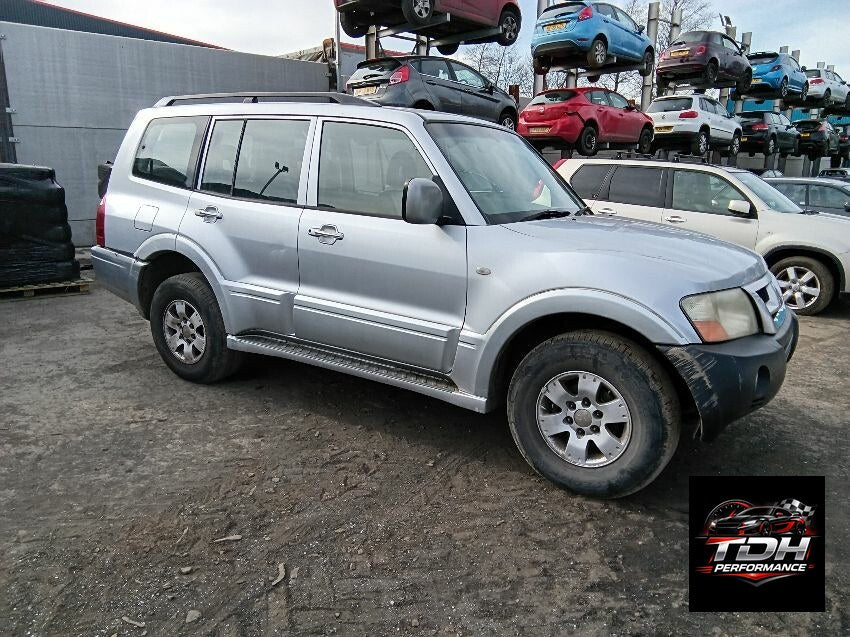 Despiece / Recambios Mitsubishi Montero Pajero V60 (1999-2006) 3.2 Di-D Gris