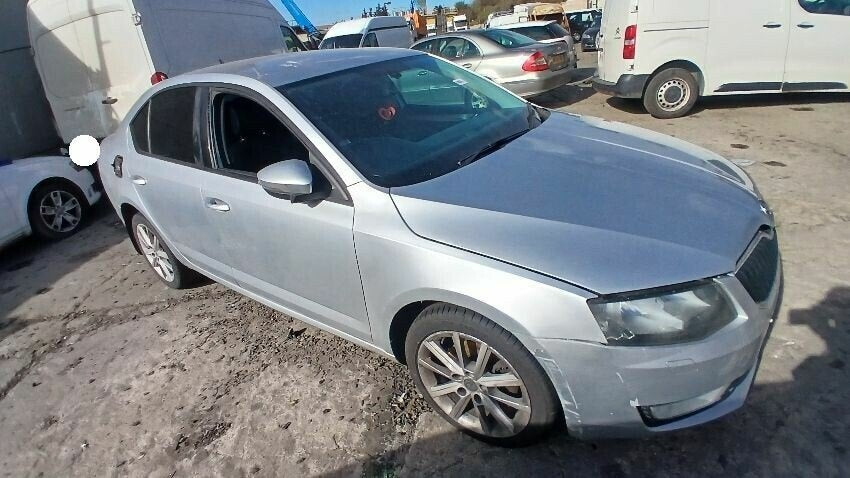 Skoda Octavia MK3 5E (2013-2017) Berlina Plata | Despiece y Recambios