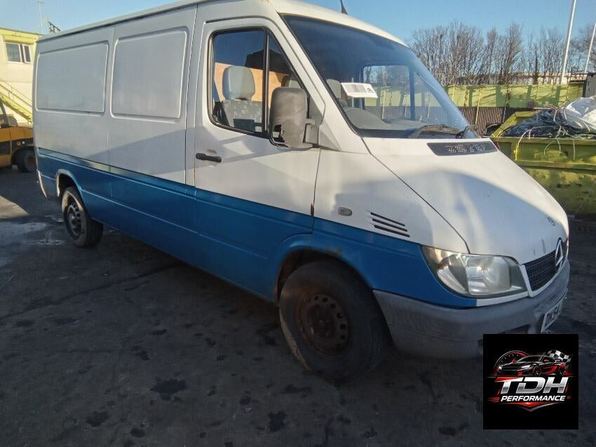 Mercedes-Benz Sprinter W901-W905 2000-2006 Furgón Blanco/Azul - Despiece / Recambios