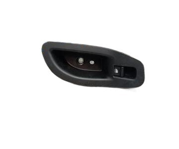 Interruptor puerta trasera izquierda de Fiat 500 x (334)