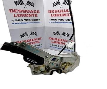 Cerradura puerta trasera derecha 3CYLPETR de Nissan Pixo (uao)