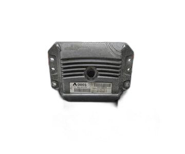 Centralita motor uce 215842882B de Renault Megane ii berlina 5p