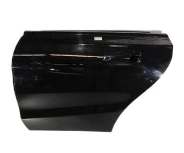 Puerta trasera izquierda de Mercedes-benz Clase cla (bm 117)