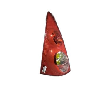 Piloto trasero izquierdo 815600H040 de Peugeot 107