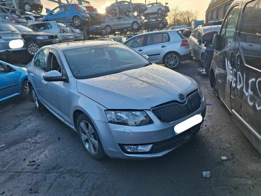 Skoda Octavia III 5E (2013-2017) Despiece / Recambios Berlina Plata