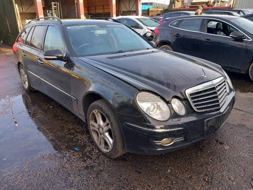 Mercedes-Benz Clase E S211 2006-2009 Negro Familiar | Despiece / Recambios