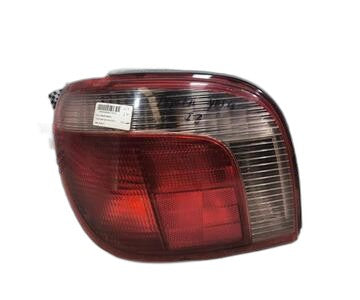 Piloto trasero derecho 5308701R de Toyota Yaris (ncp1/nlp1/scp1)