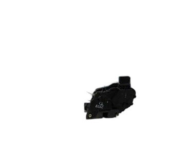 Motor cierre centralizado trasero izquierdo 240007408 de Mazda 3 berlina (bk)