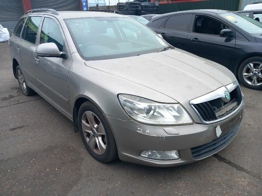 Despiece Skoda Octavia II Facelift Combi (1Z) 2009-2013 Beige Cappuccino Recambios