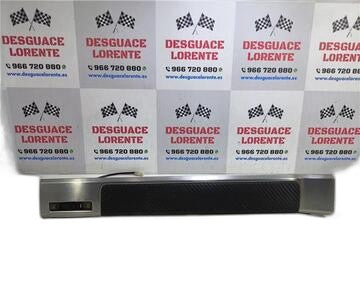 Moldura puerta delantera derecha 7L6858969 de Volkswagen Touareg (7la)