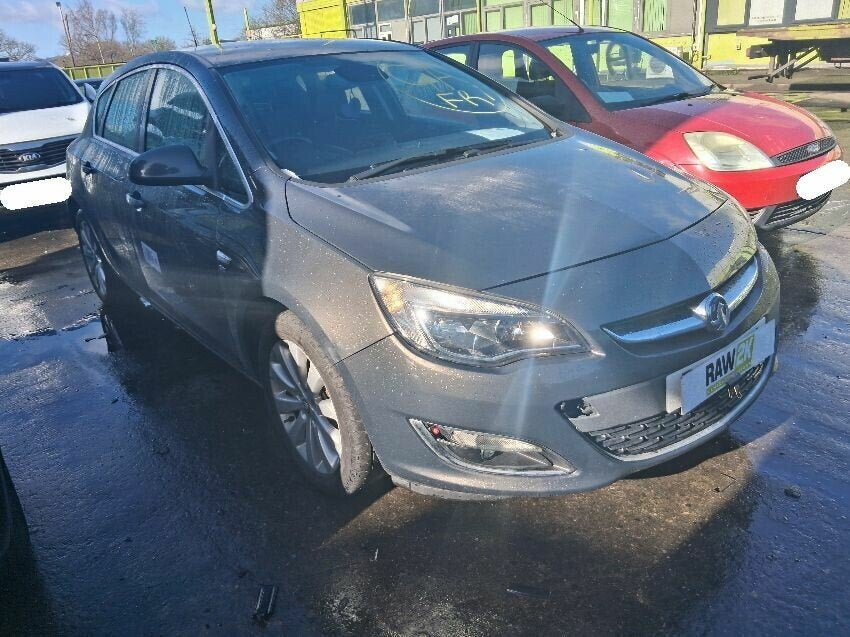 Vauxhall Opel Astra J (2009-2015) Hatchback Gris - Despiece / Recambios