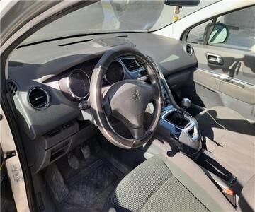 Peugeot 5008 2.0 16V HDi FAP CAT (RHE / DW10CTED4) (150 CV / 110 KW) (