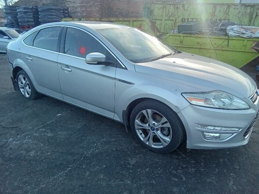 Ford Mondeo Mk4 (2010-2014) Berlina Gris - Despiece / Recambios