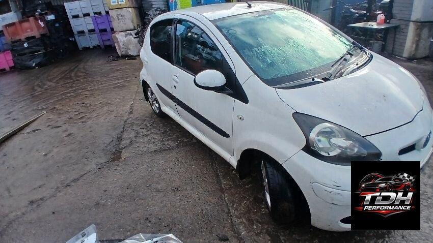 Toyota Aygo Mk1 2005-2014 Blanco - Despiece / Recambios Completos