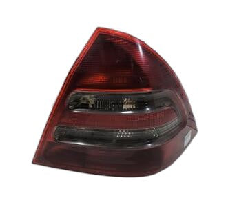 Piloto trasero derecho de Mercedes-benz Clase c (bm 203) berlina