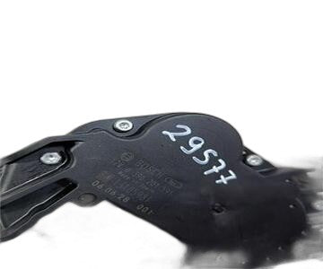 Motor limpia trasero 13105981 de Opel Astra h gtc
