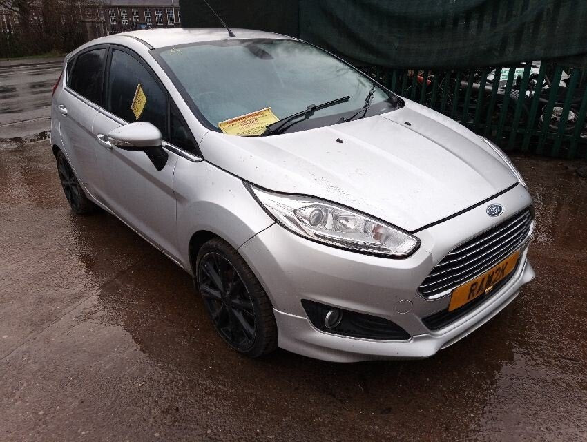 Despiece Ford Fiesta Mk7 (2013-2017) Hatchback Plata - Recambios Usados