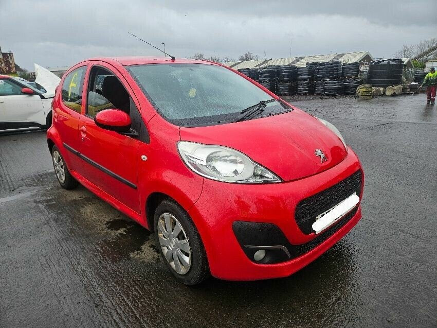Peugeot 107 2005-2014 Rojo Hatchback 3p - Despiece / Recambios