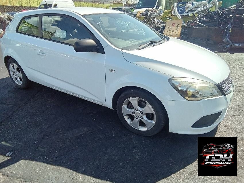 Kia pro_cee'd 3p (ED) 2008-2012 Blanco - Despiece / Recambios