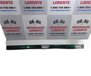 Moldura puerta delantera derecha 1H6827577A de Volkswagen Golf iii (1h1)