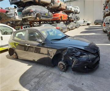 Alfa Romeo 147 1.6 16V CAT (105 CV / 77 KW) (105 CV / 77 KW) 2001 - De