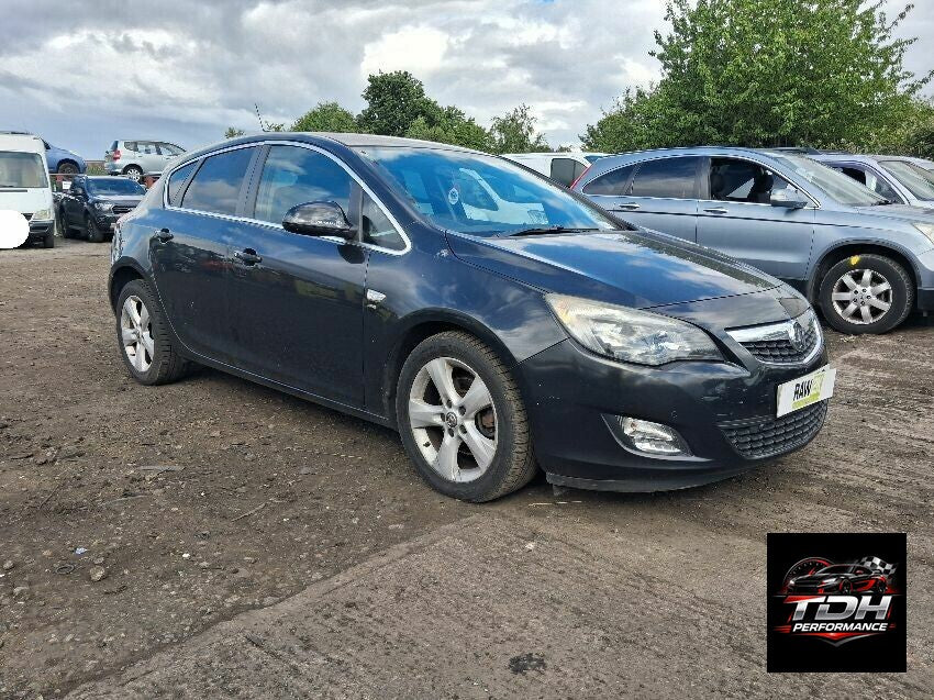 Despiece / Recambios Opel Astra J Hatchback 2009-2015 Negro