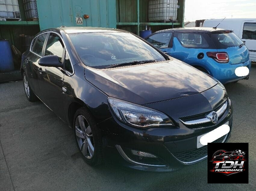 Despiece / Recambios Opel Vauxhall Astra J (2009-2015) Negro Hatchback