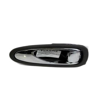 Maneta interior trasera derecha 96205192 de Daewoo Leganza