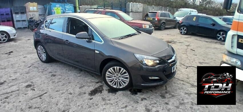 Opel Astra J (2009-2015) Hatchback Gris Oscuro - Despiece / Recambios