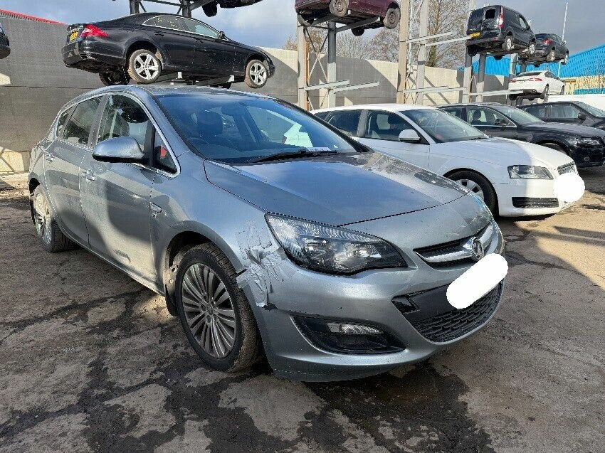 Opel Astra J (2009-2015) Gris - Despiece / Recambios Completos