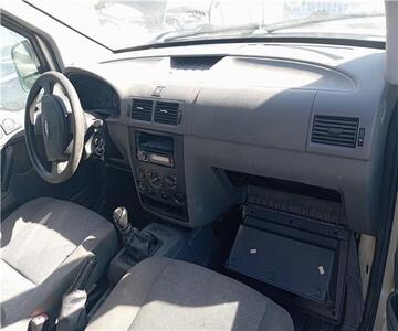 Ford Transit Connect 1.8 Furgon FT 200S 2002 - Despiece
