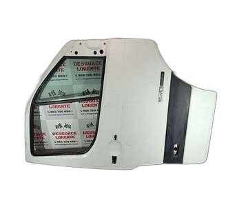 Puerta delantera derecha de Hyundai H350 furgon