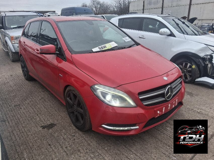 Mercedes-Benz Clase B W246 (2011-2018) Rojo - Despiece / Recambios