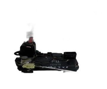 Cerradura puerta trasera izquierda 13210738 de Opel Zafira b
