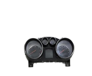 Cuadro de instrumentos 13327315 de Opel Insignia berlina