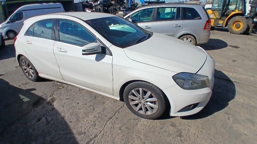 Mercedes-Benz Clase A W176 (2012-2018) Blanco | Despiece y Recambios