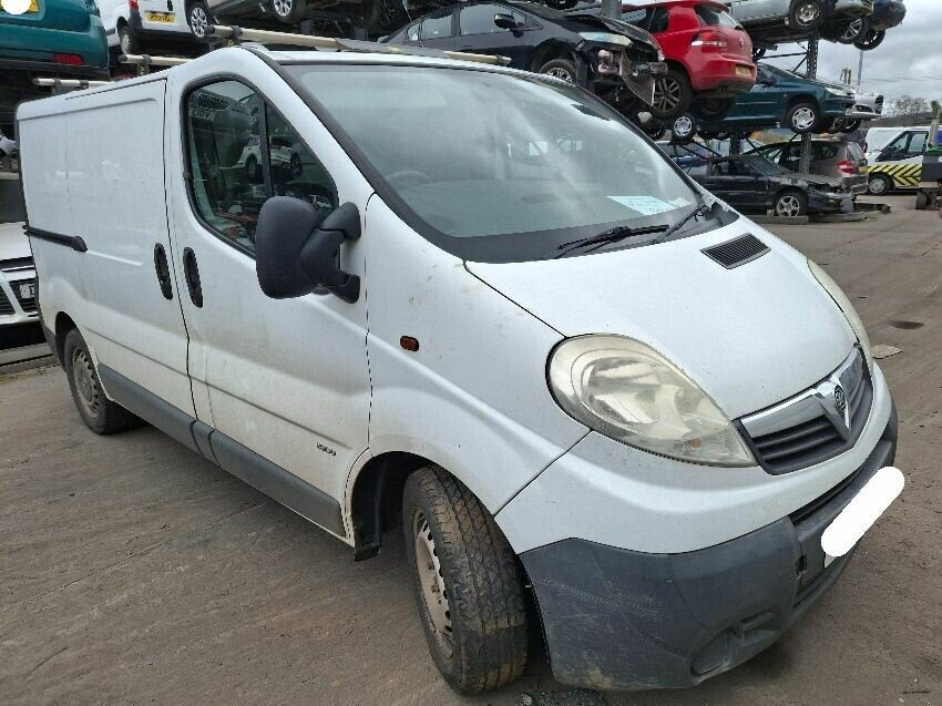 Vauxhall Vivaro A Facelift (2006-2014) Blanco Furgón - Despiece / Recambios