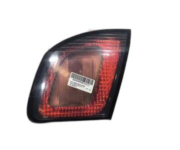 Piloto trasero derecho 2655509F610 de Nissan Primera berlina (p11)