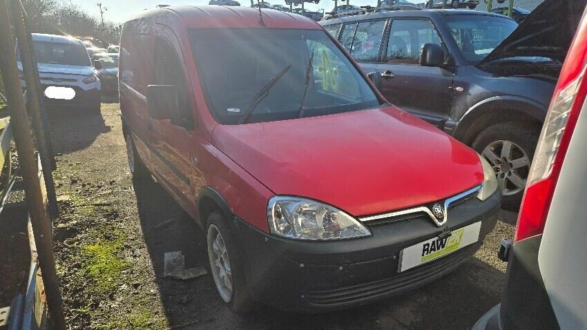 Vauxhall Opel Combo C (2001-2011) Furgón Rojo - Despiece / Recambios