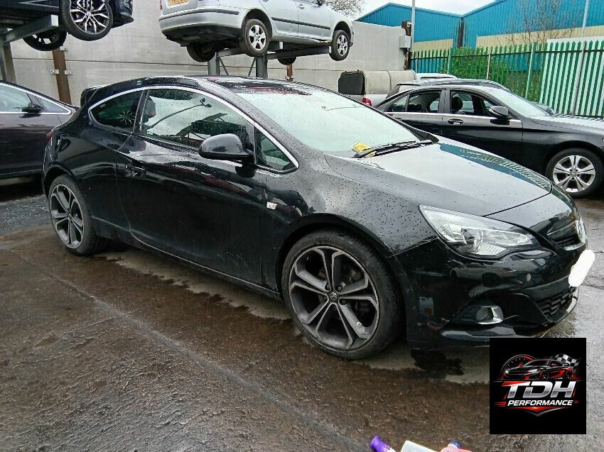 Opel Astra J GTC (2011-2018) Negro - Despiece / Recambios