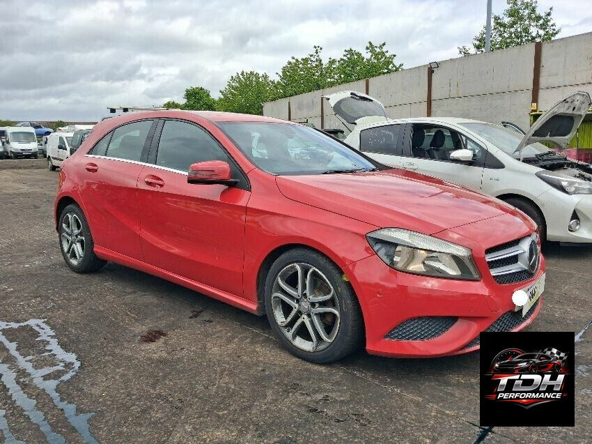 Despiece Mercedes-Benz Clase A W176 (2012-2018) Rojo - Recambios Usados