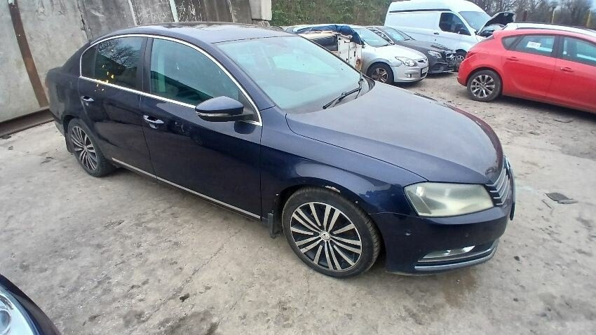 Volkswagen Passat B7 (2010-2014) Berlina Azul - Despiece / Recambios
