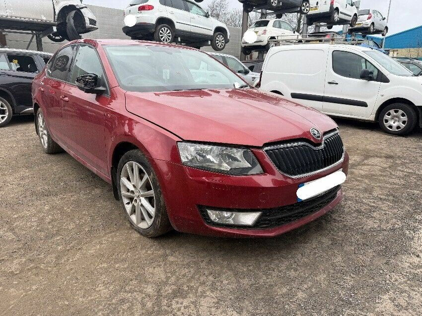 Skoda Octavia III (5E) 2013-2017 Rojo - Despiece / Recambios