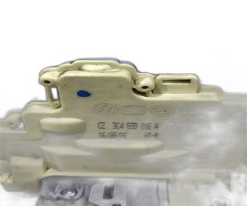 Cerradura puerta trasera derecha 3c4839016A de Volkswagen Passat berlina (3c2)