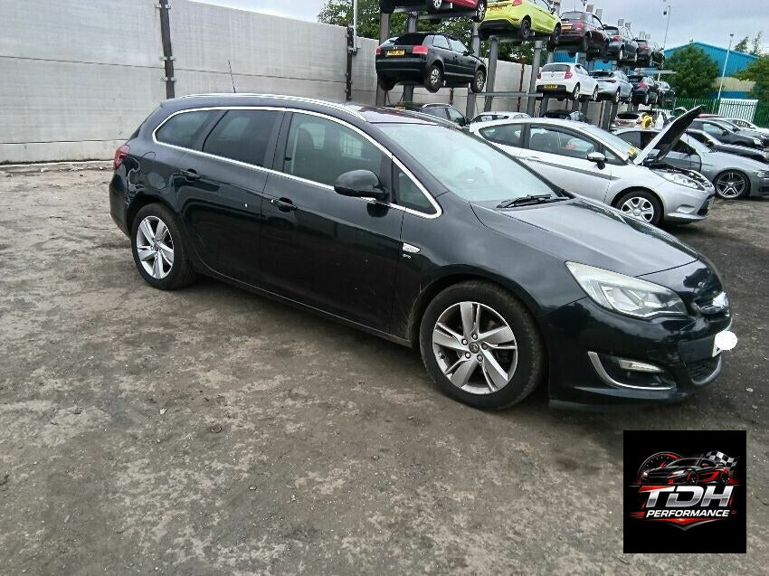 Opel Astra J Sports Tourer 2010-2015 Negro - Despiece / Recambios