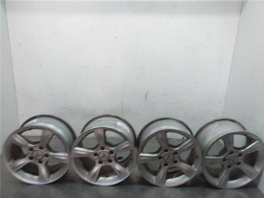 Juego Llantas Mercedes-Benz - Clase C