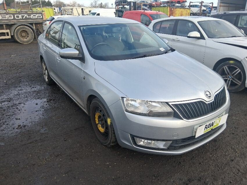 Skoda Rapid (NH3) 2012-2019 Plata Berlina - Despiece / Recambios