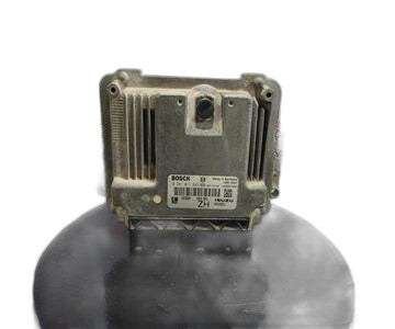 Centralita motor uce 8973785711 de Opel Astra h berlina