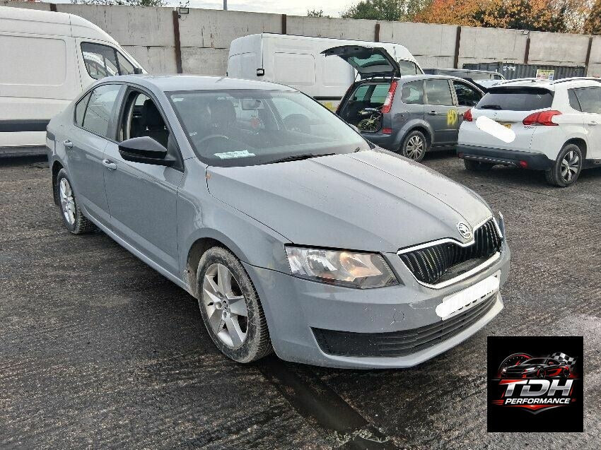 Skoda Octavia III (5E) 2013-2017 Berlina Gris - Despiece Completo / Recambios