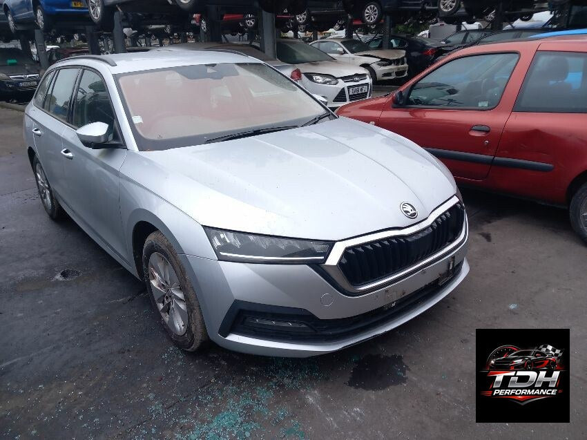 Skoda Octavia IV (NX) Combi 2020-2024 Plateado | Despiece / Recambios